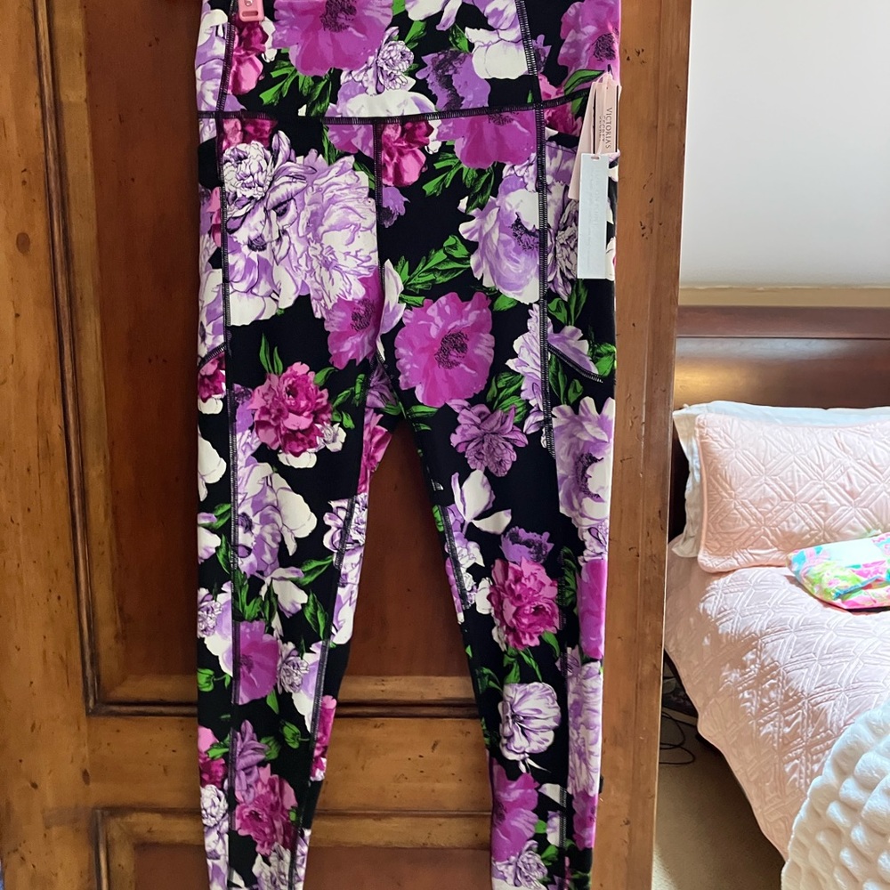 Victoria’s Secret yoga pants